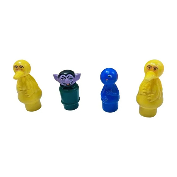 Vintage  Fisher Price Play Family Sesame Street Clubhouse w 4 Figures 1976 - Picture 3 of 13
